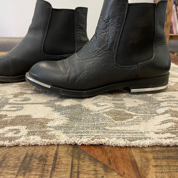 Leather fall boots by BCBGeneration - size 38/8 - Picture 2 of 5